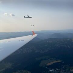 Flugwegposition um 16:28:06: Aufgenommen in der Nähe von Gemeinde Hohe Wand, Österreich in 1465 Meter